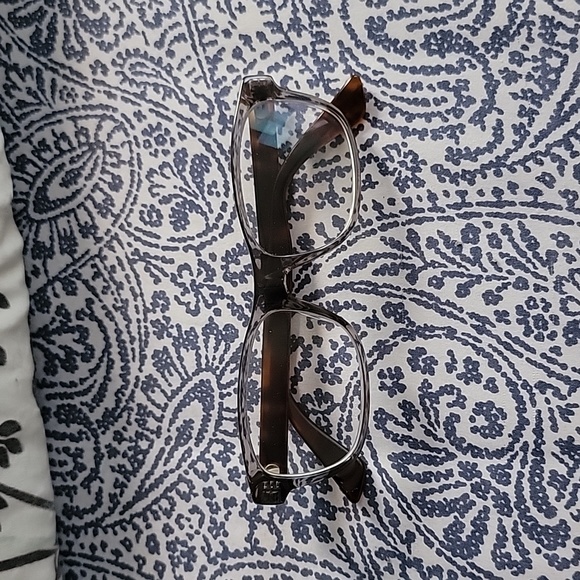 Gucci Glasses - Picture 2 of 8